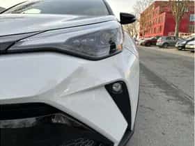 Toyota C-HR (2022) thumbnail 11