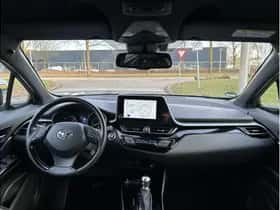 Toyota C-HR (2022) thumbnail 17