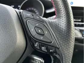 Toyota C-HR (2022) thumbnail 22
