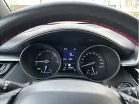 Toyota C-HR (2022) thumbnail 24