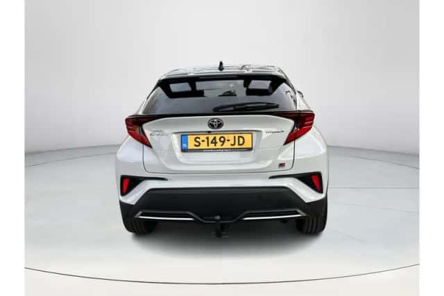 Toyota C-HR (2022) thumbnail 4