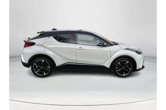Toyota C-HR (2022) thumbnail 6