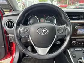 Toyota Auris (2015) thumbnail 15