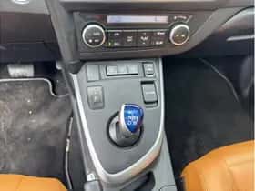 Toyota Auris (2015) thumbnail 21
