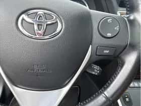 Toyota Auris (2015) thumbnail 24