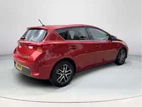 Toyota Auris (2015) thumbnail 5