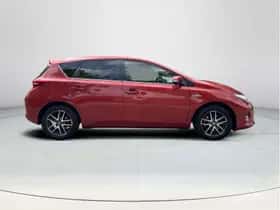 Toyota Auris (2015) thumbnail 6