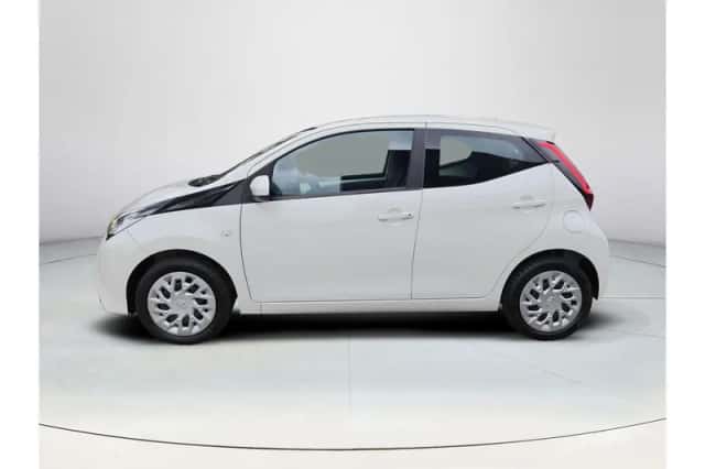 Toyota Aygo (2020) thumbnail 2