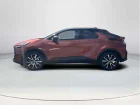 Toyota C-HR (2025) thumbnail 2