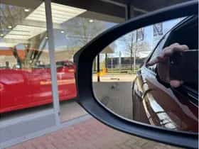Toyota C-HR (2025) thumbnail 19