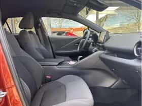 Toyota C-HR (2025) thumbnail 24