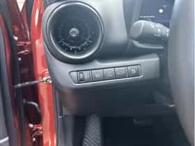 Toyota C-HR (2025) thumbnail 27
