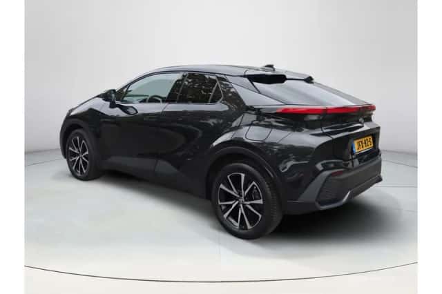 Toyota C-HR (2025) thumbnail 3