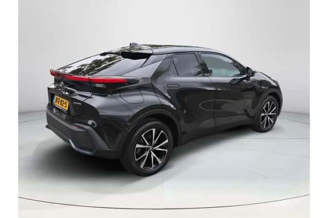 Toyota C-HR (2025) thumbnail 5