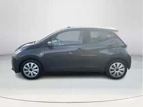 Toyota Aygo (2017) thumbnail 2