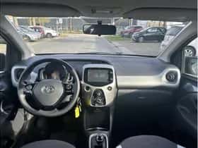 Toyota Aygo (2017) thumbnail 17