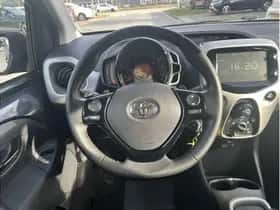 Toyota Aygo (2017) thumbnail 18