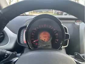 Toyota Aygo (2017) thumbnail 23