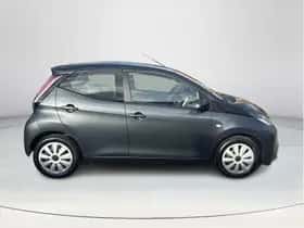 Toyota Aygo (2017) thumbnail 6