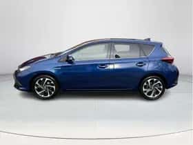 Toyota Auris (2017) thumbnail 2
