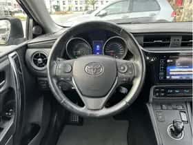 Toyota Auris (2017) thumbnail 18