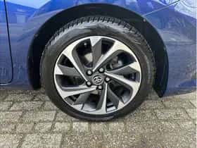 Toyota Auris (2017) thumbnail 10