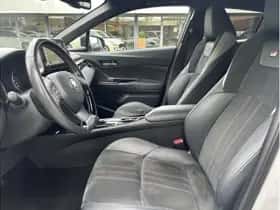 Toyota C-HR (2022) thumbnail 12