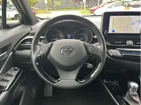 Toyota C-HR (2022) thumbnail 18