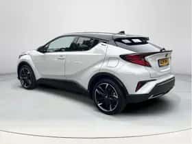 Toyota C-HR (2022) thumbnail 3
