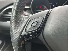 Toyota C-HR (2022) thumbnail 22