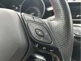 Toyota C-HR (2022) thumbnail 23