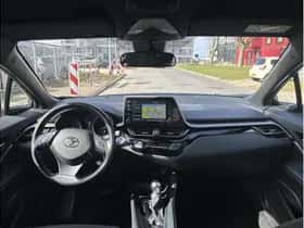 Toyota C-HR (2023) thumbnail 17