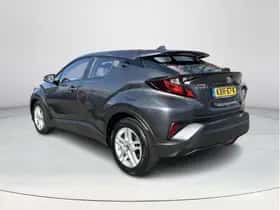 Toyota C-HR (2023) thumbnail 3