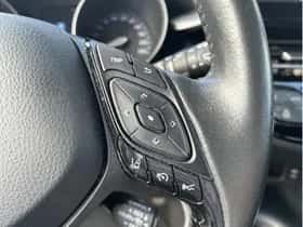 Toyota C-HR (2023) thumbnail 22