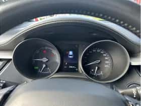 Toyota C-HR (2023) thumbnail 24