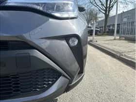 Toyota C-HR (2023) thumbnail 9