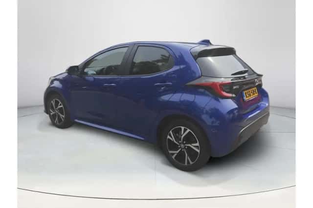 Toyota Yaris (2024) thumbnail 3