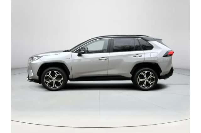 Toyota RAV4 (2022) thumbnail 2