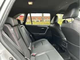 Toyota RAV4 (2022) thumbnail 17