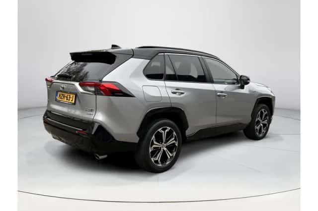 Toyota RAV4 (2022) thumbnail 5