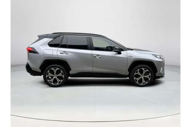 Toyota RAV4 (2022) thumbnail 6