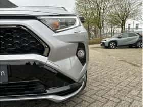 Toyota RAV4 (2022) thumbnail 9