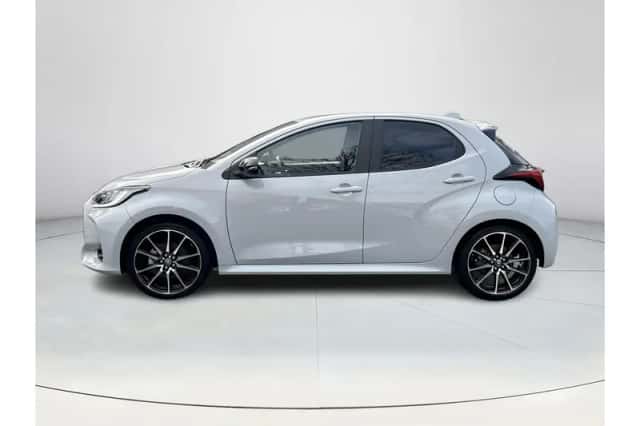Toyota Yaris (2024) thumbnail 2