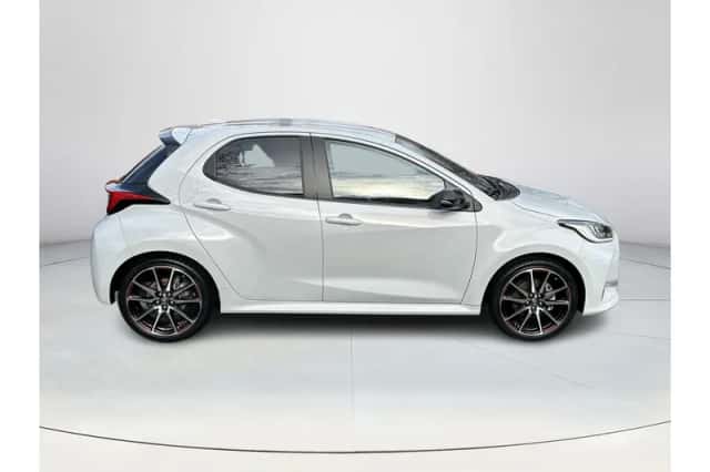 Toyota Yaris (2024) thumbnail 6