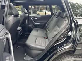 Toyota RAV4 (2021) thumbnail 12