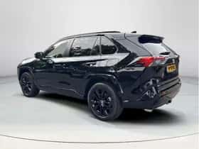 Toyota RAV4 (2021) thumbnail 3