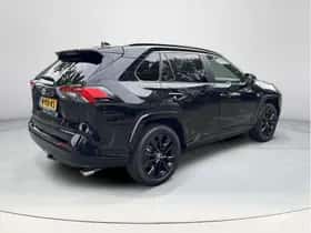 Toyota RAV4 (2021) thumbnail 5
