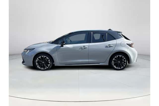Toyota Corolla (2021) thumbnail 2