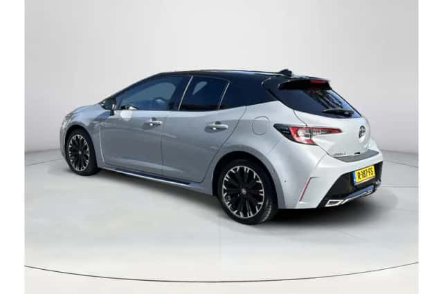 Toyota Corolla (2021) thumbnail 3