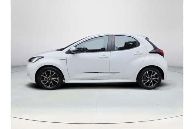 Toyota Yaris (2021) thumbnail 2